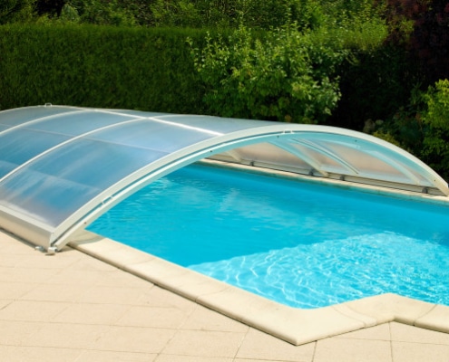 Budget à préparer pour un abri de piscine coulissant