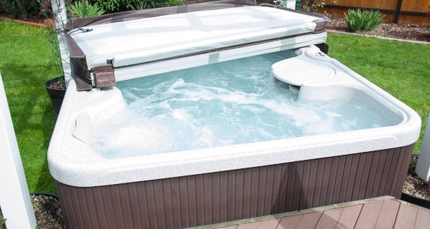 Quel budget pour un abri pour jacuzzi ?